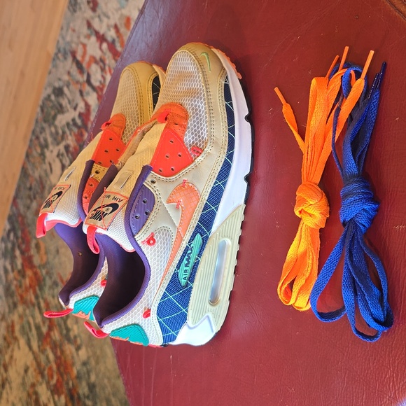 Nike Air Max 90 Mountaineering Sneakers in Trail Team Gold Coastal Blue - Picture 2 of 8